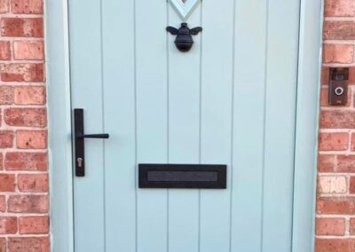 Cleeve Door chatwell green black bee knocker