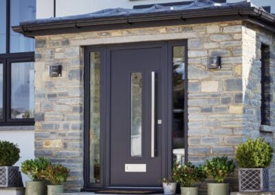 Avantal composite front door